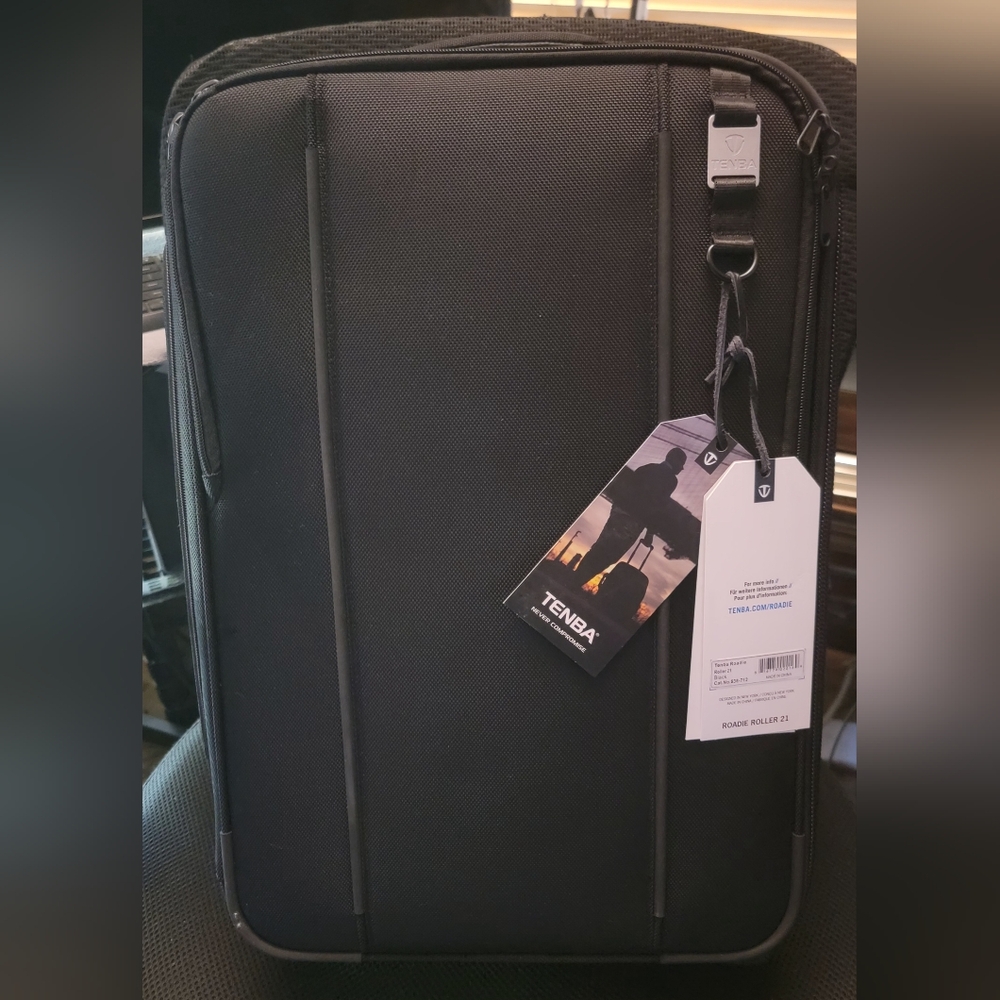 Tenba ROADIE ROLLER 21 in Black MSRP $390